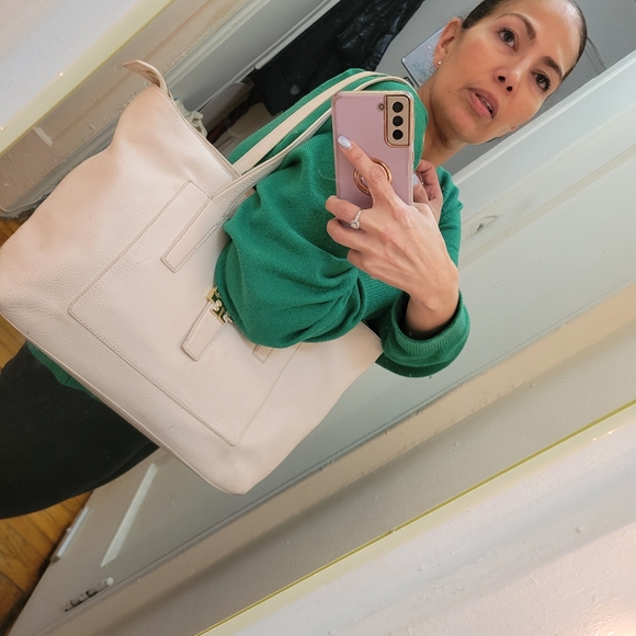 Tory Burch Meyer Plaque Pebbled Cream Leather Tote. Old Money Quiet Luxury. - Picture 7 of 13